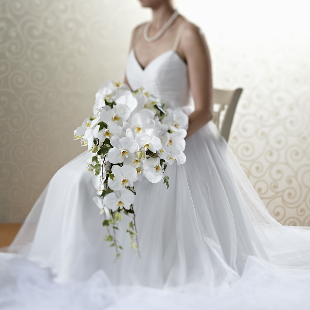 Classic White Bouquet – My Sisters Garden, Higginsville MO