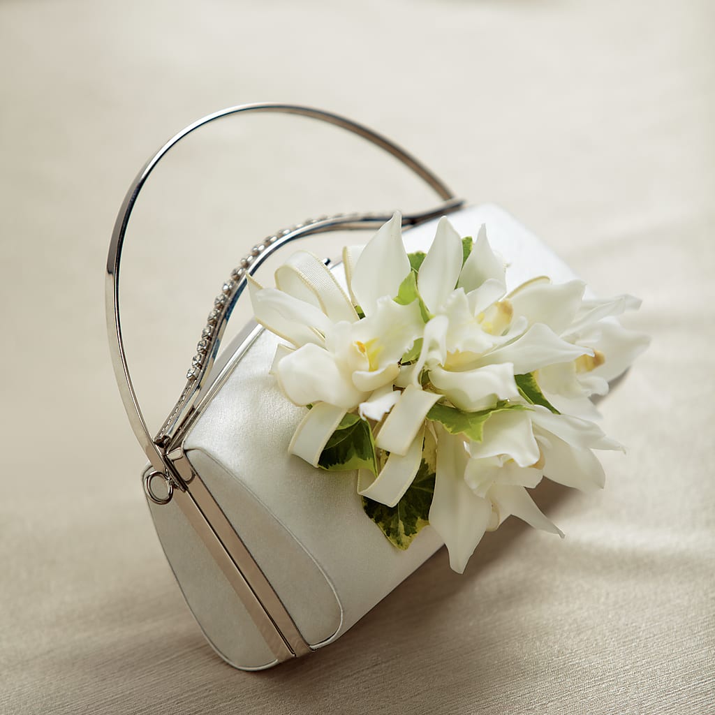 White Purse Decor – My Sisters Garden, Higginsville MO