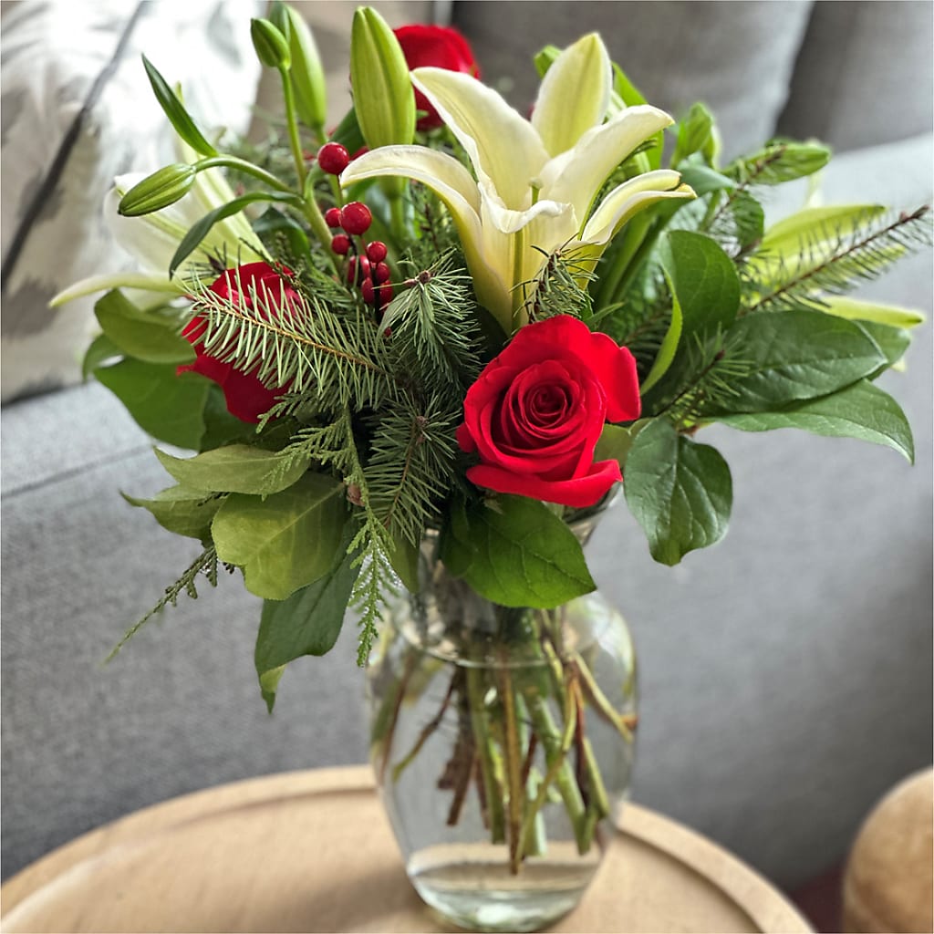 Sparkling Snowflakes Bouquet –  My Sisters Garden, Higginsville MO