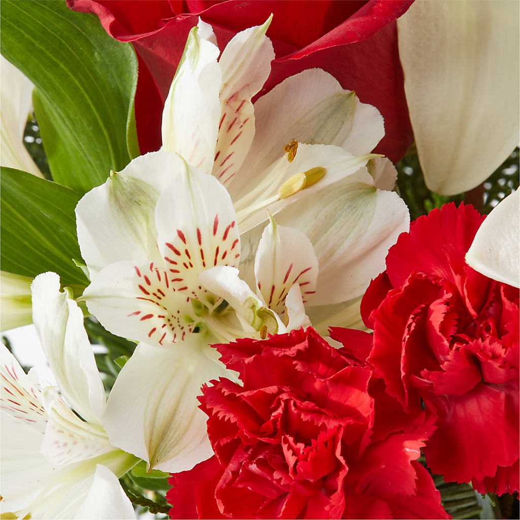 Holiday Season Bouquet –  My Sisters Garden, Higginsville MO