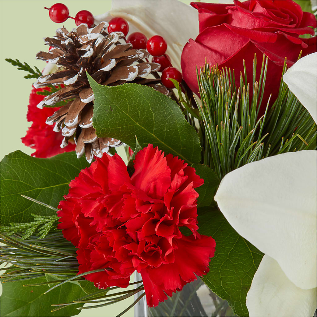 Glistening Icicles Bouquet –  My Sisters Garden, Higginsville MO