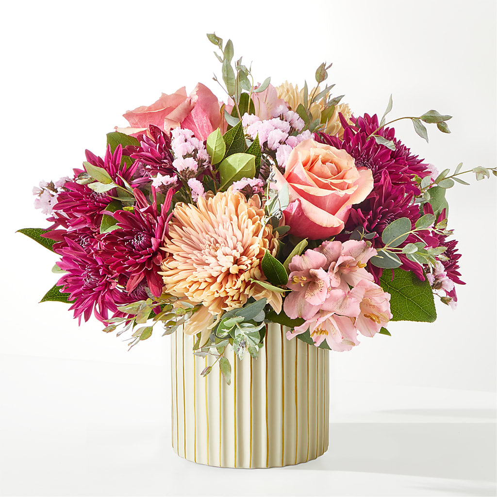 Berry Cobbler Bouquet with Ivory Vase –  My Sisters Garden, Higginsville MO