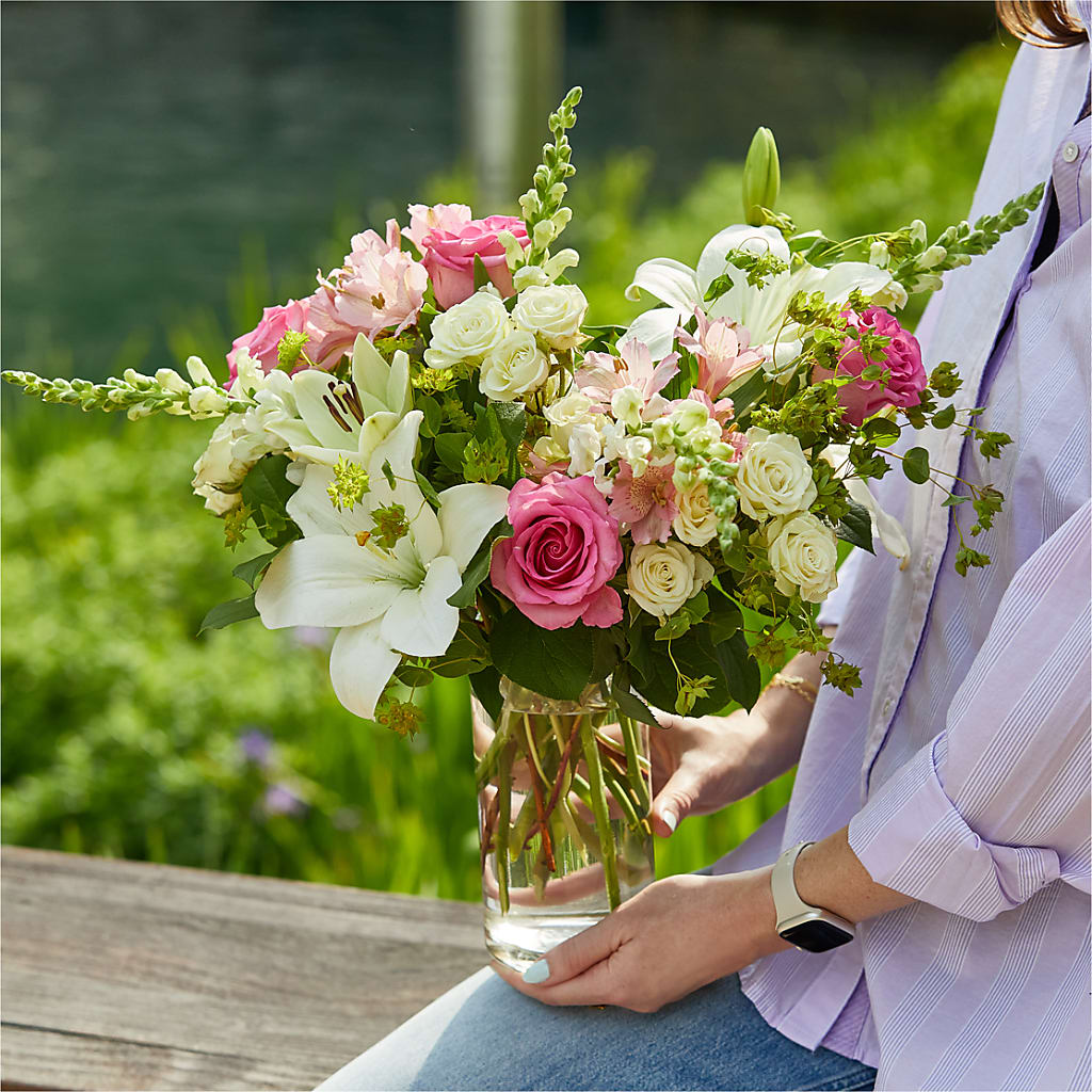 Fondly Bouquet –  My Sisters Garden, Higginsville MO