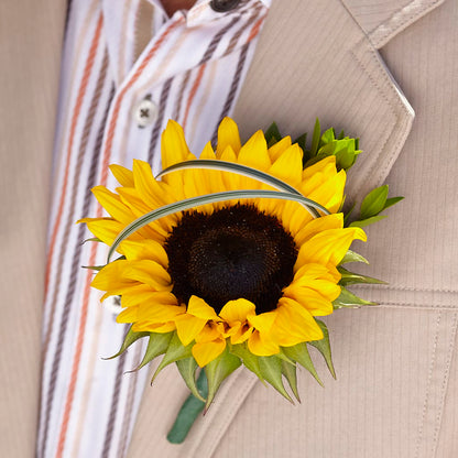 Free Spirit Boutonniere –  My Sisters Garden, Higginsville MO